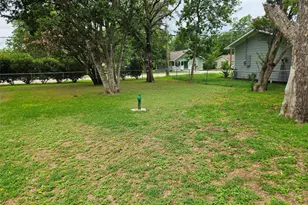 1206 W 8th St, Caldwell, TX 77836 - Photo 32