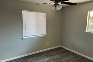 8902 Little Walnut Pkwy, Austin, TX 78758 - Photo 8