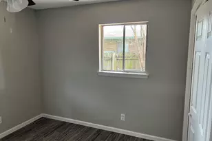 8902 Little Walnut Pkwy, Austin, TX 78758 - Photo 10