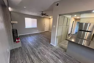 8902 Little Walnut Pkwy, Austin, TX 78758 - Photo 6