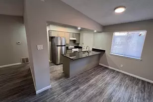 8902 Little Walnut Pkwy, Austin, TX 78758 - Photo 4