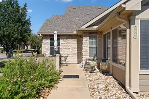 30 Wildwood Dr, Georgetown, TX 78633 - Photo 4