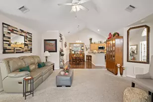 30 Wildwood Dr, Georgetown, TX 78633 - Photo 10