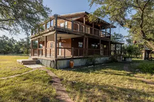 140 Mountain Loop Dr, Johnson City, TX 78636 - Photo 2