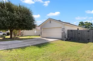 311 Phillips St, Hutto, TX 78634 - Photo 34