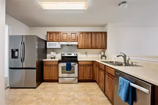 311 Phillips St, Hutto, TX 78634 - Photo 8