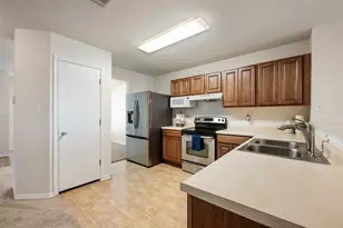 311 Phillips St, Hutto, TX 78634 - Photo 10