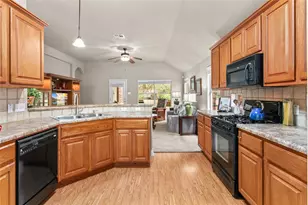 2208 Petrified Forest Dr, Austin, TX 78747 - Photo 10