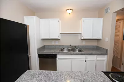 400 W 35th Street #202, Austin, TX 78705 - Photo 4