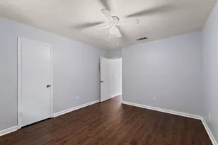 2011 E Stassney Ln, Austin, TX 78744 - Photo 14