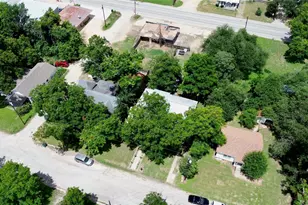 1704 N Houston Ave, Cameron, TX 76520 - Photo 32