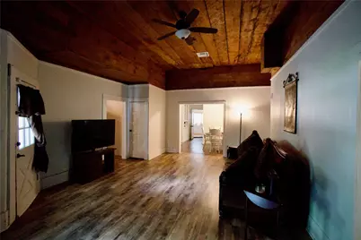 1704 N Houston Avenue, Cameron, TX 76520 - Photo 10
