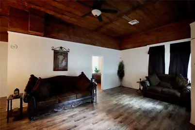 1704 N Houston Avenue, Cameron, TX 76520 - Photo 12