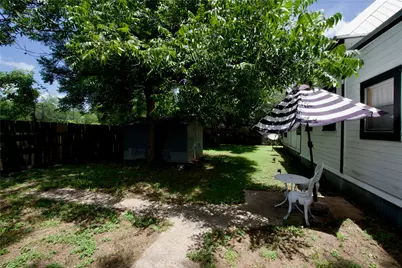 1704 N Houston Avenue, Cameron, TX 76520 - Photo 28