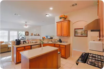 701 Stokesay Castle Path, Pflugerville, TX 78660 - Photo 4