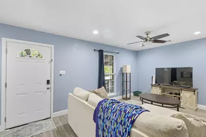 5401 Agua Caliente Cove #B, Austin, TX 78744 - Photo 6