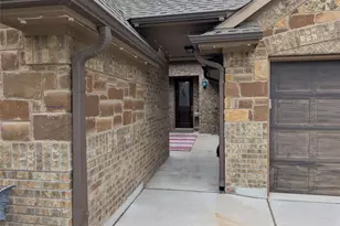 101 Lightcliff St, Hutto, TX 78634 - Photo 2