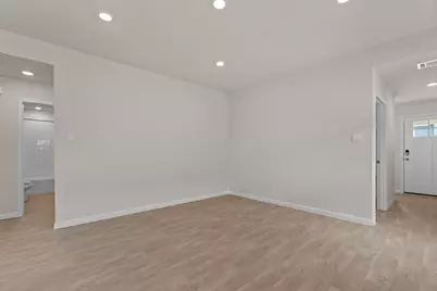 129 Raymondville Path, San Marcos, TX 78666 - Photo 6