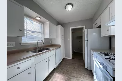 10409 Golden Meadow Drive #B, Austin, TX 78758 - Photo 6