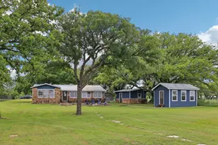 145 Oak Point Dr, Tow, TX 78672 - Photo 2