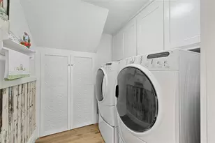 622 W 7th St, Taylor, TX 76574 - Photo 12