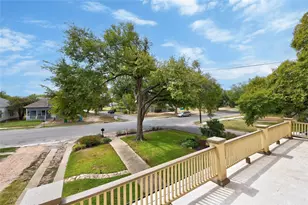 622 W 7th St, Taylor, TX 76574 - Photo 26