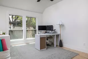 10025 Scull Creek Dr, Austin, TX 78730 - Photo 14