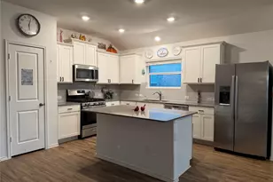 108 Esparza Dr, Bastrop, TX 78602 - Photo 4