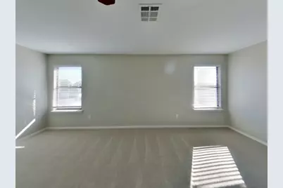 5617 Victory Gallop Drive, Del Valle, TX 78617 - Photo 8