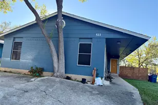 511 Central Ave, Elgin, TX 78621 - Photo 2