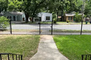 2511 E Cesar Chavez St, Austin, TX 78702 - Photo 2