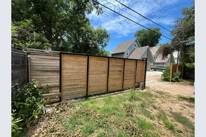2511 E Cesar Chavez Street, Austin, TX 78702 - Photo 4