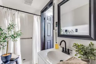 12901 Lamplight Village Ave, Austin, TX 78727 - Photo 18