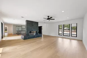 8900 Point W Dr, Austin, TX 78759 - Photo 8