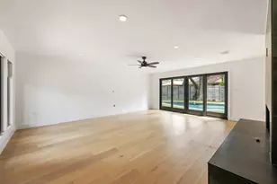 8900 Point W Dr, Austin, TX 78759 - Photo 10
