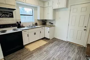 622 Trinity St, Lockhart, TX 78644 - Photo 4