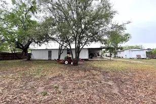 206 Hinton St, Three Rivers, TX 78071 - Photo 8