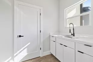 320 Kahana Ln, Bastrop, TX 78602 - Photo 32