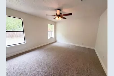 16207 Parkway Drive, Pflugerville, TX 78660 - Photo 4