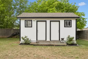 114 Cedar Dr, Mountain City, TX 78610 - Photo 32