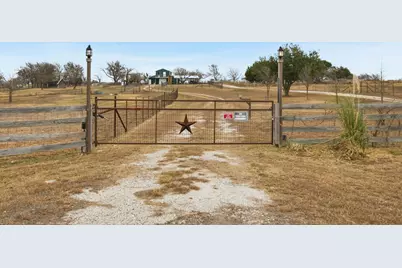 610 Eastview Drive, Georgetown, TX 78626 - Photo 2