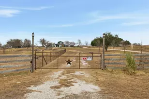 610 Eastview Dr, Georgetown, TX 78626 - Photo 2