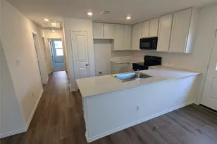 583 Commander Abbott Dr, Jarrell, TX 76537 - Photo 8