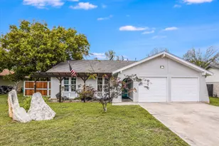 801 E Central Dr, Georgetown, TX 78628 - Photo 2
