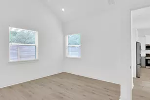 7208 Providence Ave, Austin, TX 78752 - Photo 16