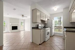 1404 Valleyridge Cir, Austin, TX 78704 - Photo 2