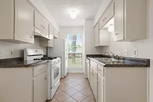 1404 Valleyridge Cir, Austin, TX 78704 - Photo 10