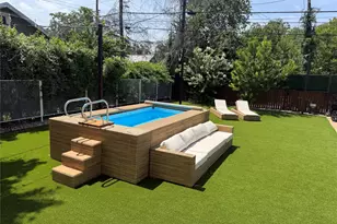 1807 E Cesar Chavez St, Austin, TX 78702 - Photo 2
