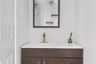 2710 E 3rd St, Austin, TX 78702 - Photo 12