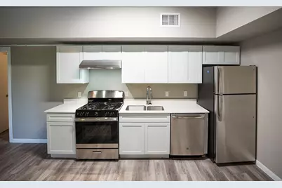 911 W 22nd Street #303, Austin, TX 78705 - Photo 18